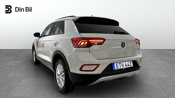 Volkswagen T-Roc 3 of 22