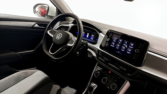 Volkswagen T-Roc 11 of 22