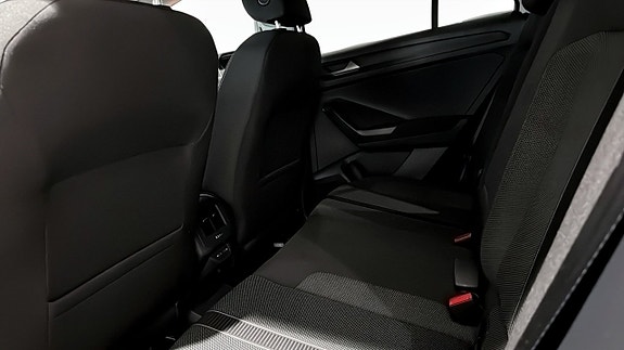 Volkswagen T-Roc 12 of 22