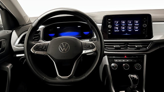 Volkswagen T-Roc 21 of 22
