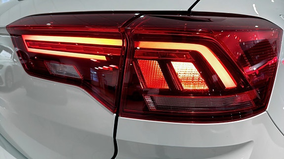Volkswagen T-Roc 20 of 22