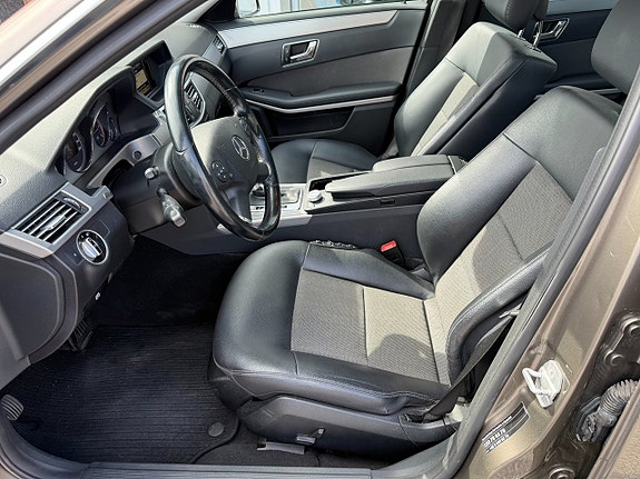 Mercedes-Benz E250 10 of 13