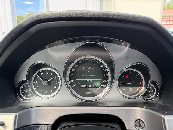 Mercedes-Benz E250 12 of 13