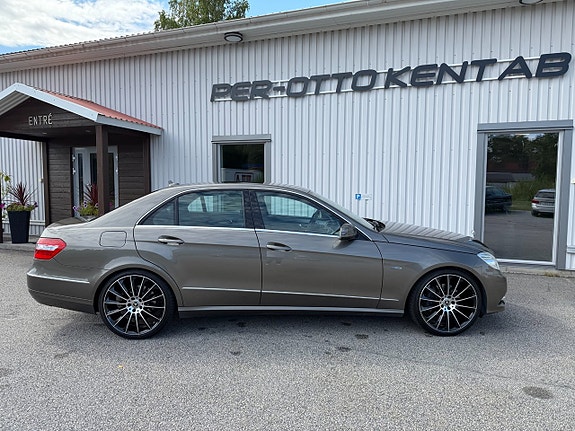 Mercedes-Benz E250 7 of 13