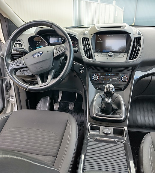 Ford Kuga 8 of 24