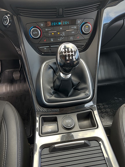Ford Kuga 12 of 24