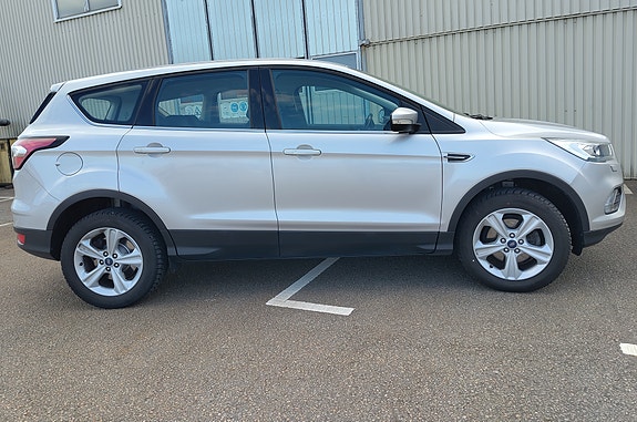Ford Kuga 2 of 24