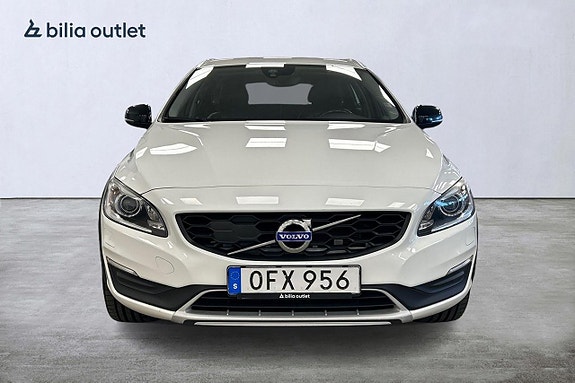 Volvo V60 Cross Country 8 of 27