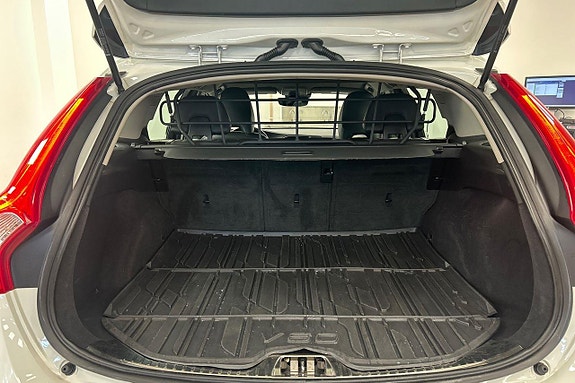 Volvo V60 Cross Country 23 of 27