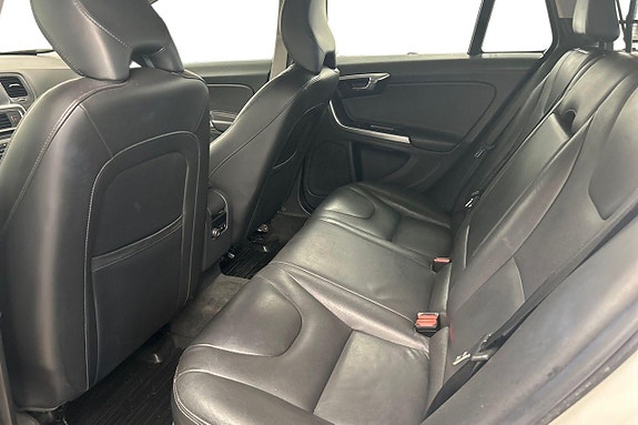 Volvo V60 Cross Country 12 of 27