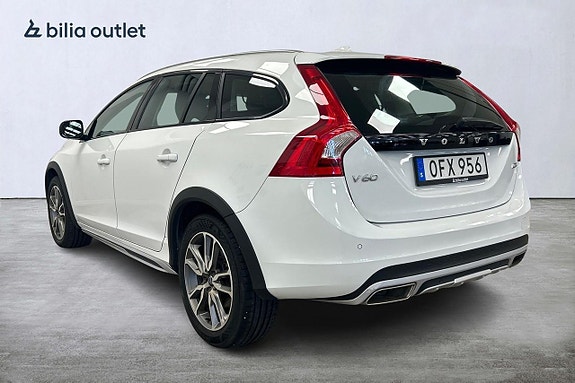 Volvo V60 Cross Country 3 of 27