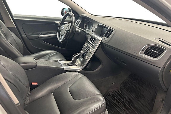 Volvo V60 Cross Country 9 of 27