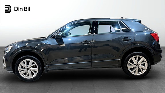 Audi Q2 2 of 19