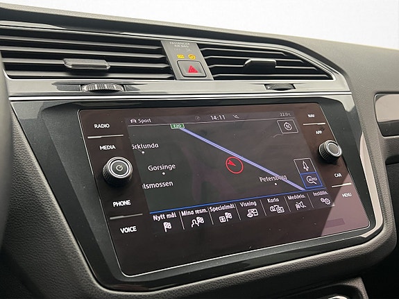 Volkswagen Tiguan 16 of 26