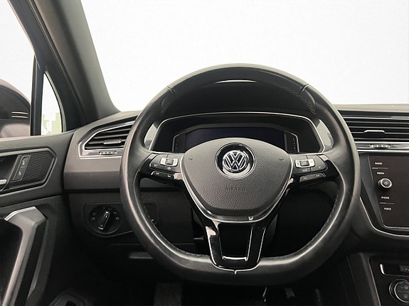 Volkswagen Tiguan 12 of 26