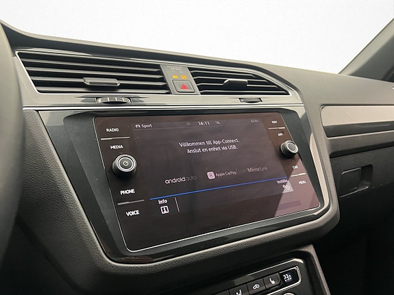 Volkswagen Tiguan 15 of 26