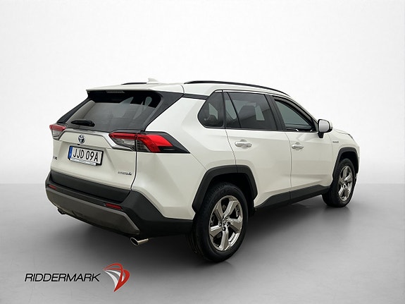 Toyota RAV4 6 of 30