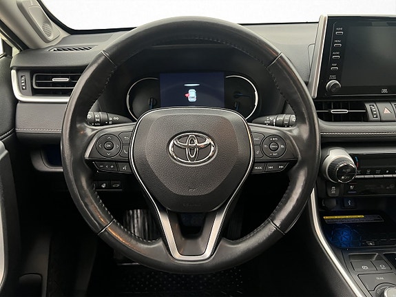 Toyota RAV4 12 of 30