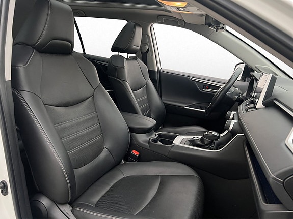 Toyota RAV4 10 of 30
