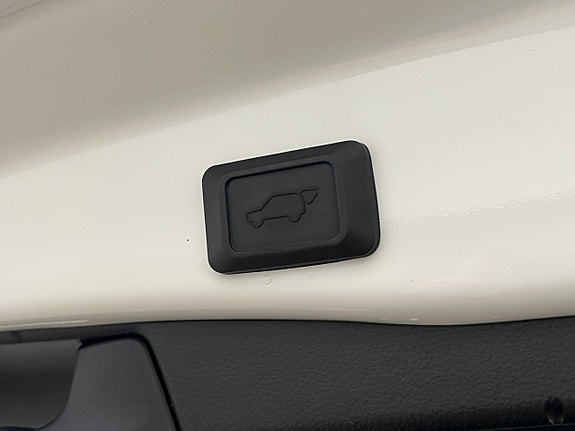 Toyota RAV4 9 of 30