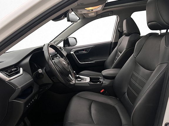 Toyota RAV4 13 of 30