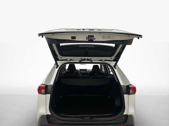 Toyota RAV4 8 of 30