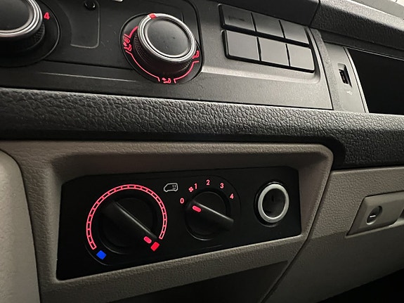 Volkswagen Transporter 21 of 28