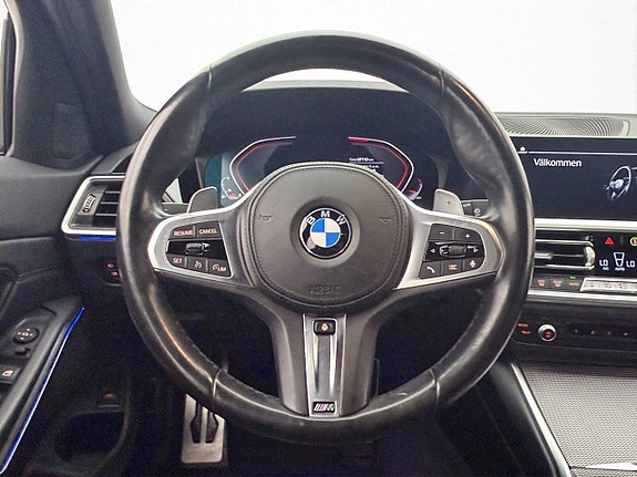 BMW 330i 16 of 30