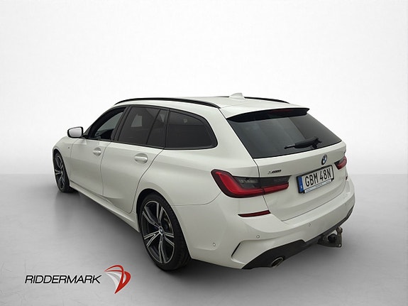 BMW 330i 4 of 30