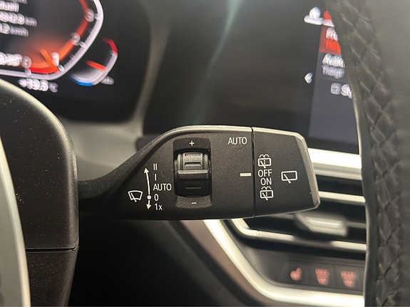 BMW 330i 29 of 30