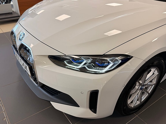 BMW i4 2 of 12