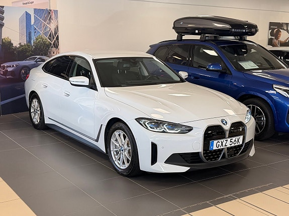 BMW i4 3 of 12
