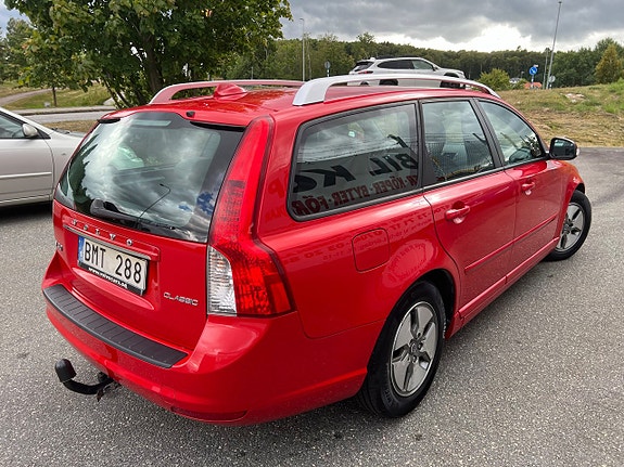 Volvo V50 3 of 15