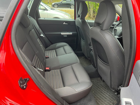 Volvo V50 9 of 15