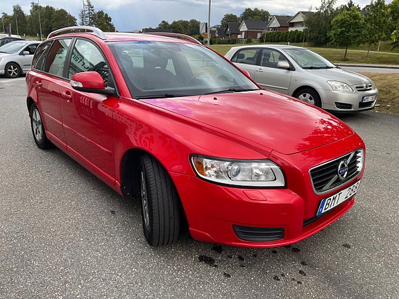 Volvo V50 2 of 15