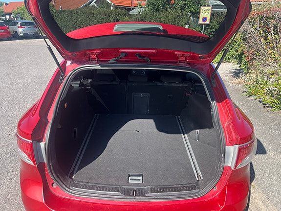 Toyota Avensis 8 of 12