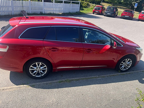 Toyota Avensis 3 of 12