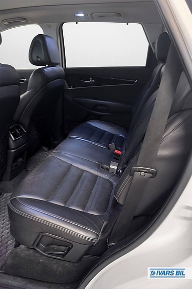 Kia Sorento 5 of 6