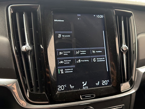 Volvo V90 26 of 30