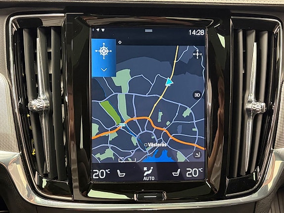 Volvo S90 16 of 27