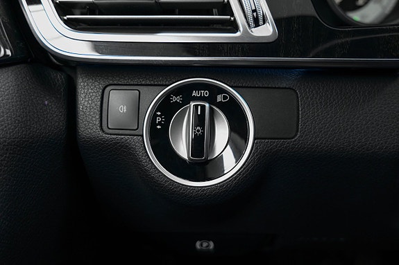 Mercedes-Benz E220 15 of 23