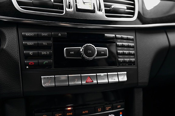 Mercedes-Benz E220 13 of 23