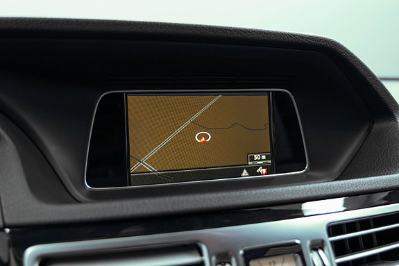 Mercedes-Benz E220 12 of 23