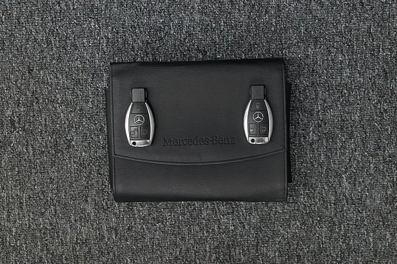 Mercedes-Benz E220 23 of 23