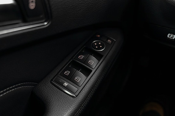 Mercedes-Benz E220 19 of 23