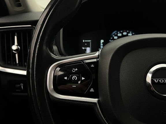 Volvo V90 25 of 30