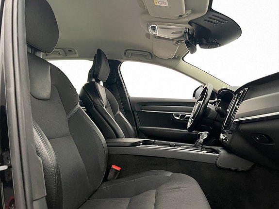 Volvo V90 10 of 30