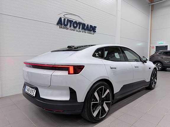Polestar 4 8 of 25