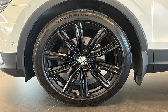 Volkswagen Tiguan Allspace 12 of 30