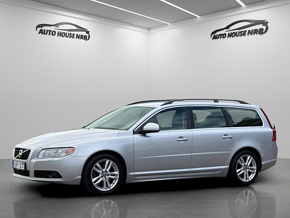 Volvo V70 2 of 25
